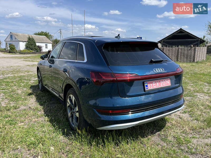 Внедорожник / Кроссовер Audi e-tron 2020 в Днепре