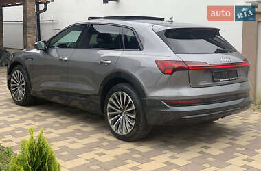 Внедорожник / Кроссовер Audi e-tron 2020 в 