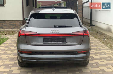 Внедорожник / Кроссовер Audi e-tron 2020 в 