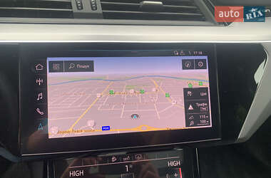 Внедорожник / Кроссовер Audi e-tron 2020 в 