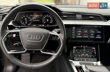 Внедорожник / Кроссовер Audi e-tron 2020 в 