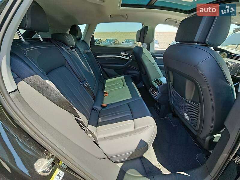Позашляховик / Кросовер Audi e-tron 2023 в Тернополі