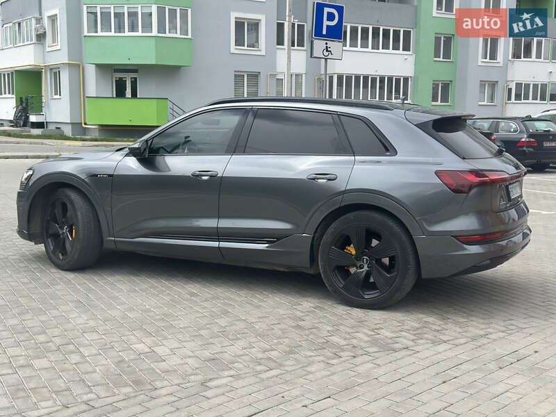 Внедорожник / Кроссовер Audi e-tron 2019 в Львове
