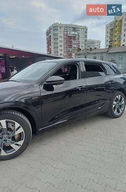 Внедорожник / Кроссовер Audi e-tron 2019 в 