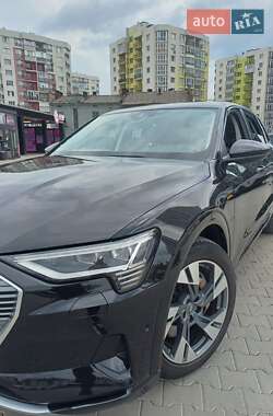 Внедорожник / Кроссовер Audi e-tron 2019 в 