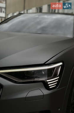 Внедорожник / Кроссовер Audi e-tron 2019 в 