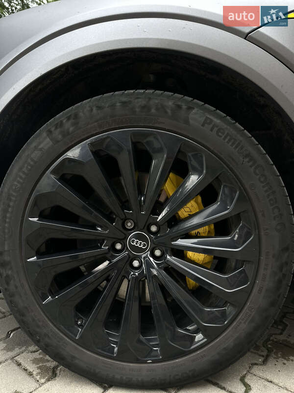 Внедорожник / Кроссовер Audi e-tron 2019 в Звягеле
