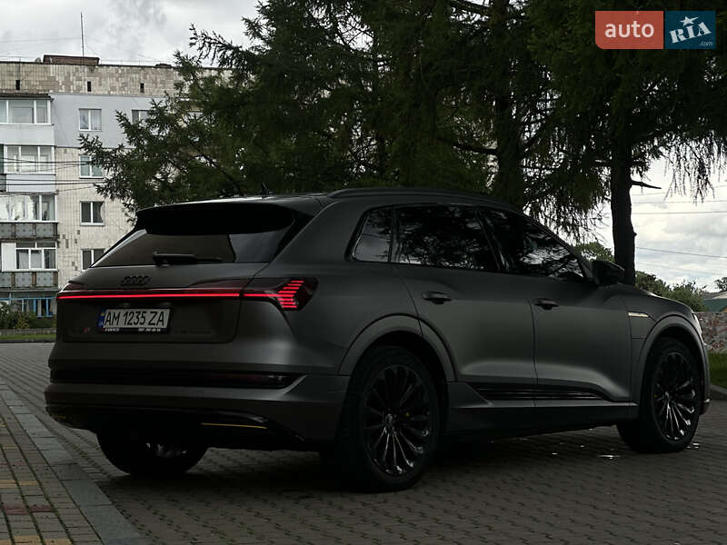 Внедорожник / Кроссовер Audi e-tron 2019 в Звягеле