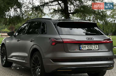 Внедорожник / Кроссовер Audi e-tron 2019 в 