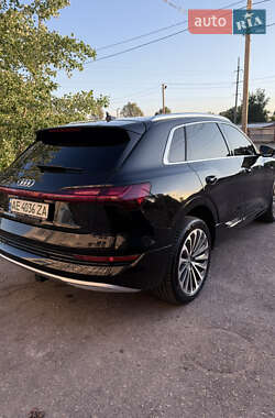 Внедорожник / Кроссовер Audi e-tron 2019 в 