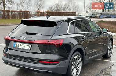 Внедорожник / Кроссовер Audi e-tron 2021 в 