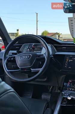 Внедорожник / Кроссовер Audi e-tron 2020 в 