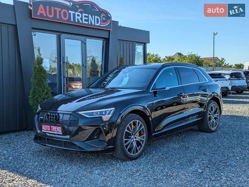 Внедорожник / Кроссовер Audi e-tron 2020 в 