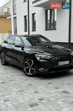 Внедорожник / Кроссовер Audi e-tron 2021 в Ровно