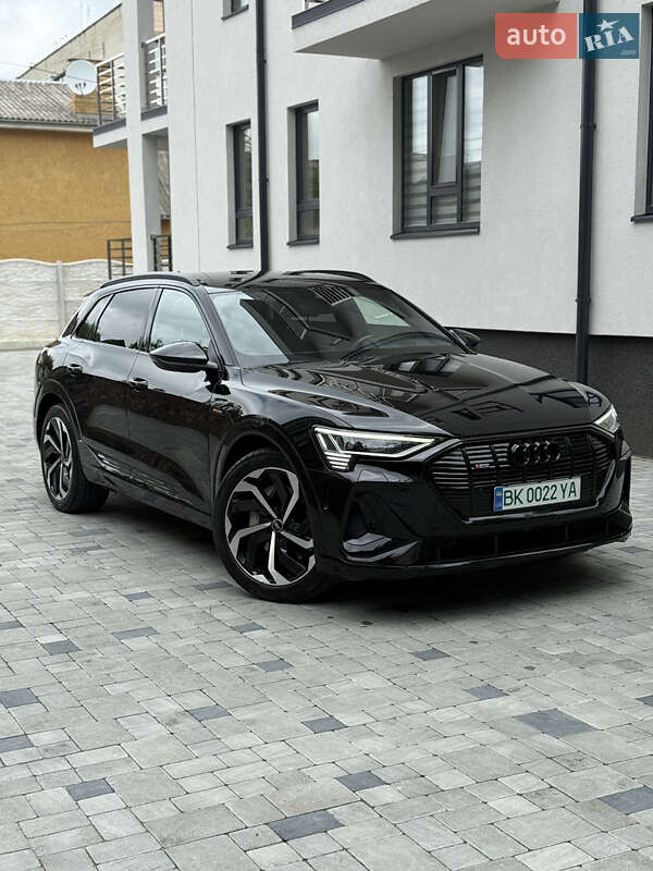 Audi e-tron 2021