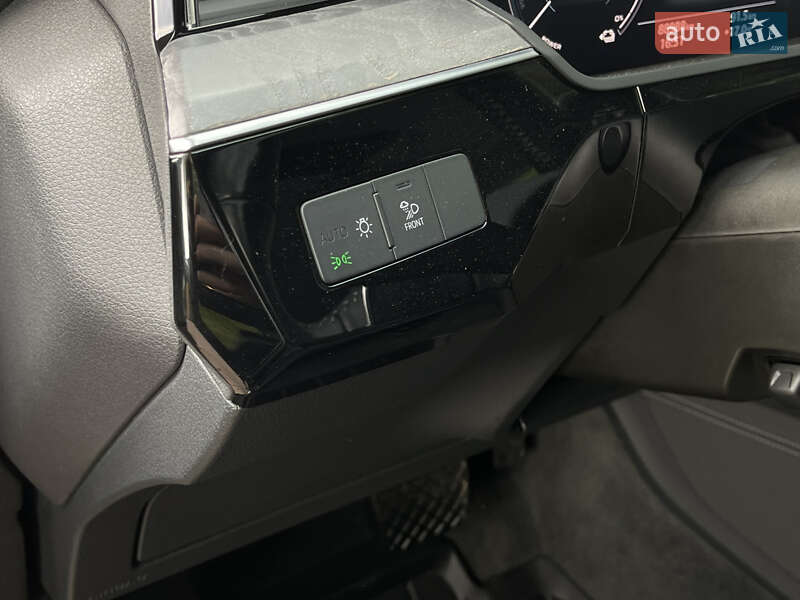 Внедорожник / Кроссовер Audi e-tron 2021 в Ровно