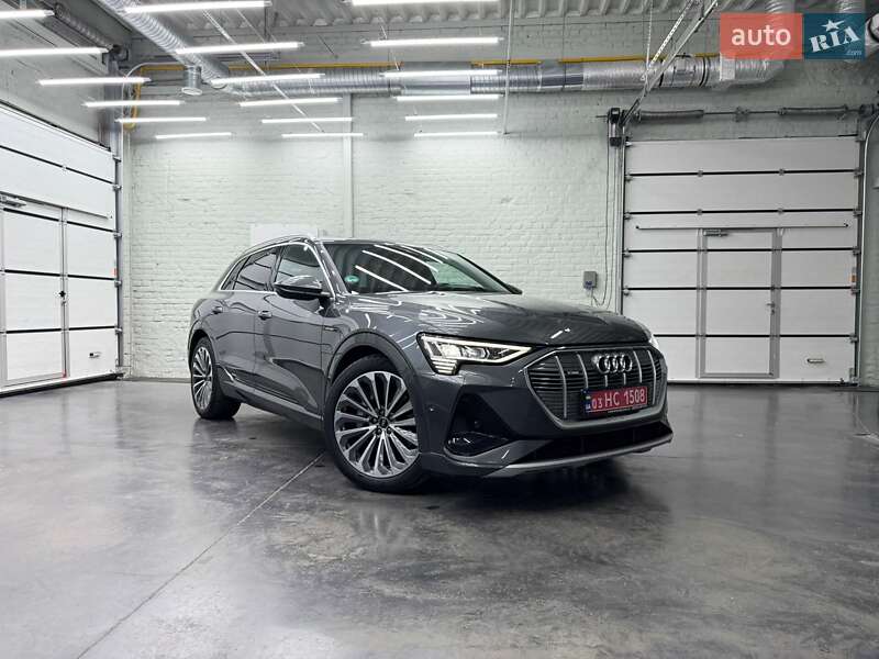 Внедорожник / Кроссовер Audi e-tron 2021 в 