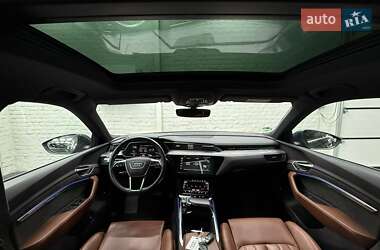 Внедорожник / Кроссовер Audi e-tron 2021 в 