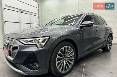 Внедорожник / Кроссовер Audi e-tron 2021 в 