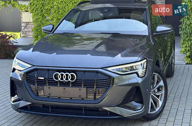 Внедорожник / Кроссовер Audi e-tron 2021 в 