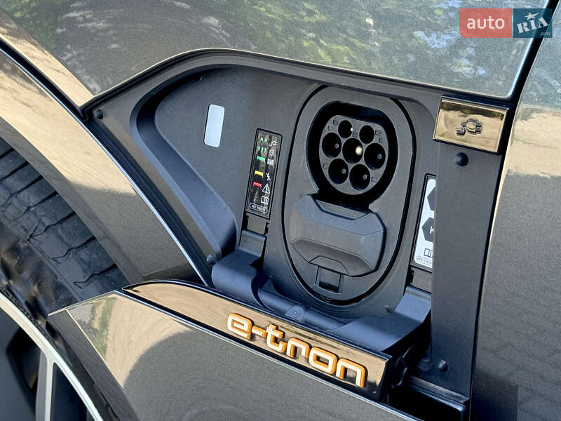 Внедорожник / Кроссовер Audi e-tron 2021 в Киеве фото 32 Внедорожник / Кроссовер Audi e-tron 2021 в Киеве