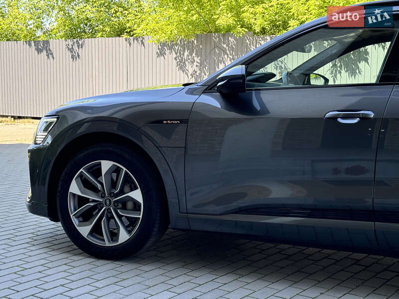 Внедорожник / Кроссовер Audi e-tron 2021 в Киеве фото 48 Внедорожник / Кроссовер Audi e-tron 2021 в Киеве
