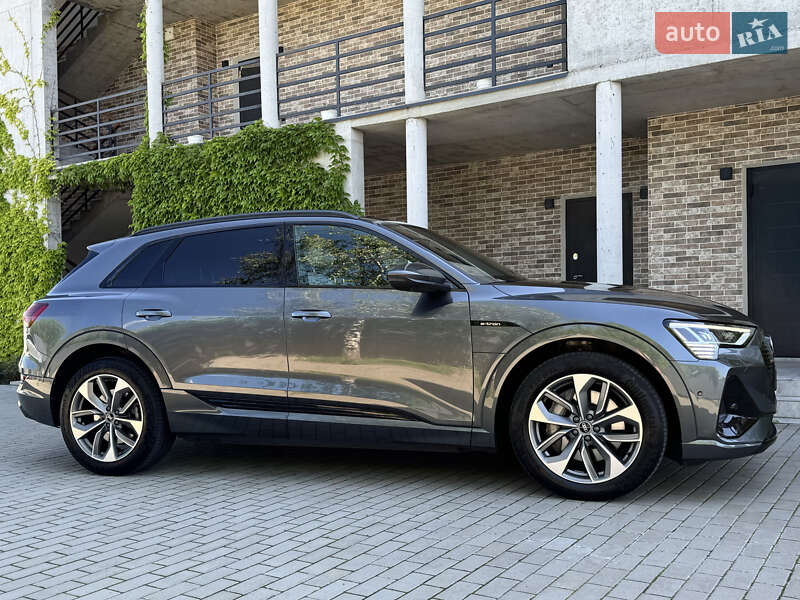 Внедорожник / Кроссовер Audi e-tron 2021 в Киеве фото 45 Внедорожник / Кроссовер Audi e-tron 2021 в Киеве