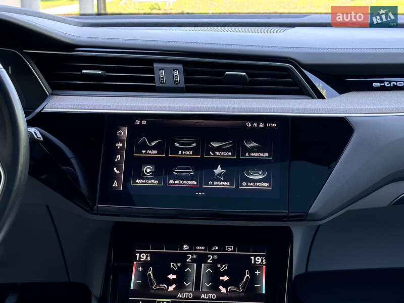 Внедорожник / Кроссовер Audi e-tron 2021 в Киеве фото 87 Внедорожник / Кроссовер Audi e-tron 2021 в Киеве
