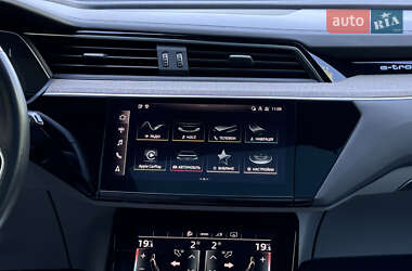 Внедорожник / Кроссовер Audi e-tron 2021 в 