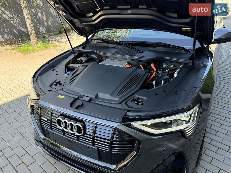 Внедорожник / Кроссовер Audi e-tron 2021 в Киеве фото 152 Внедорожник / Кроссовер Audi e-tron 2021 в Киеве