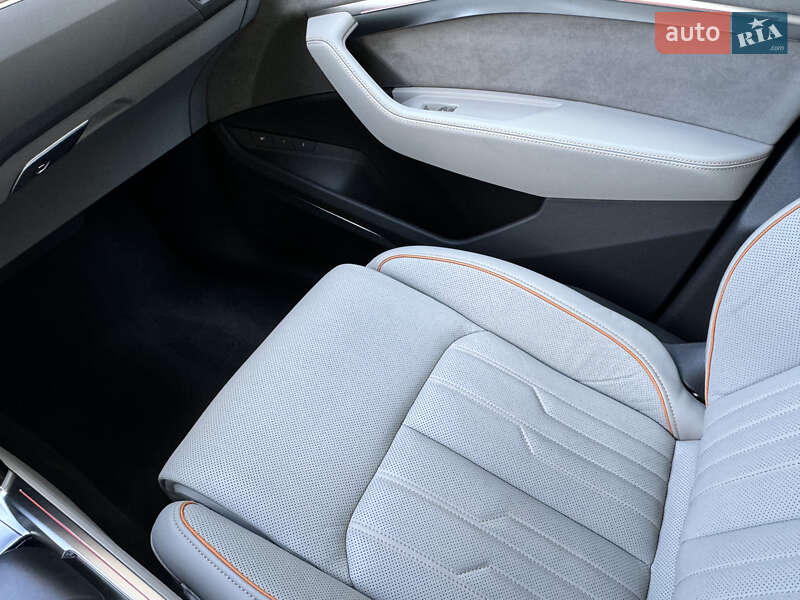 Внедорожник / Кроссовер Audi e-tron 2021 в Киеве фото 141 Внедорожник / Кроссовер Audi e-tron 2021 в Киеве
