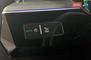 Позашляховик / Кросовер Audi e-tron 2022 в 