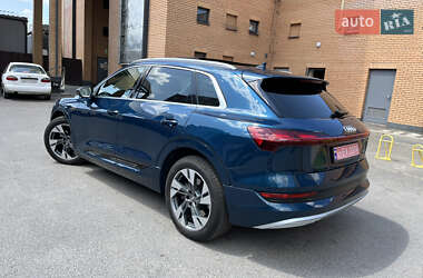 Внедорожник / Кроссовер Audi e-tron 2020 в 