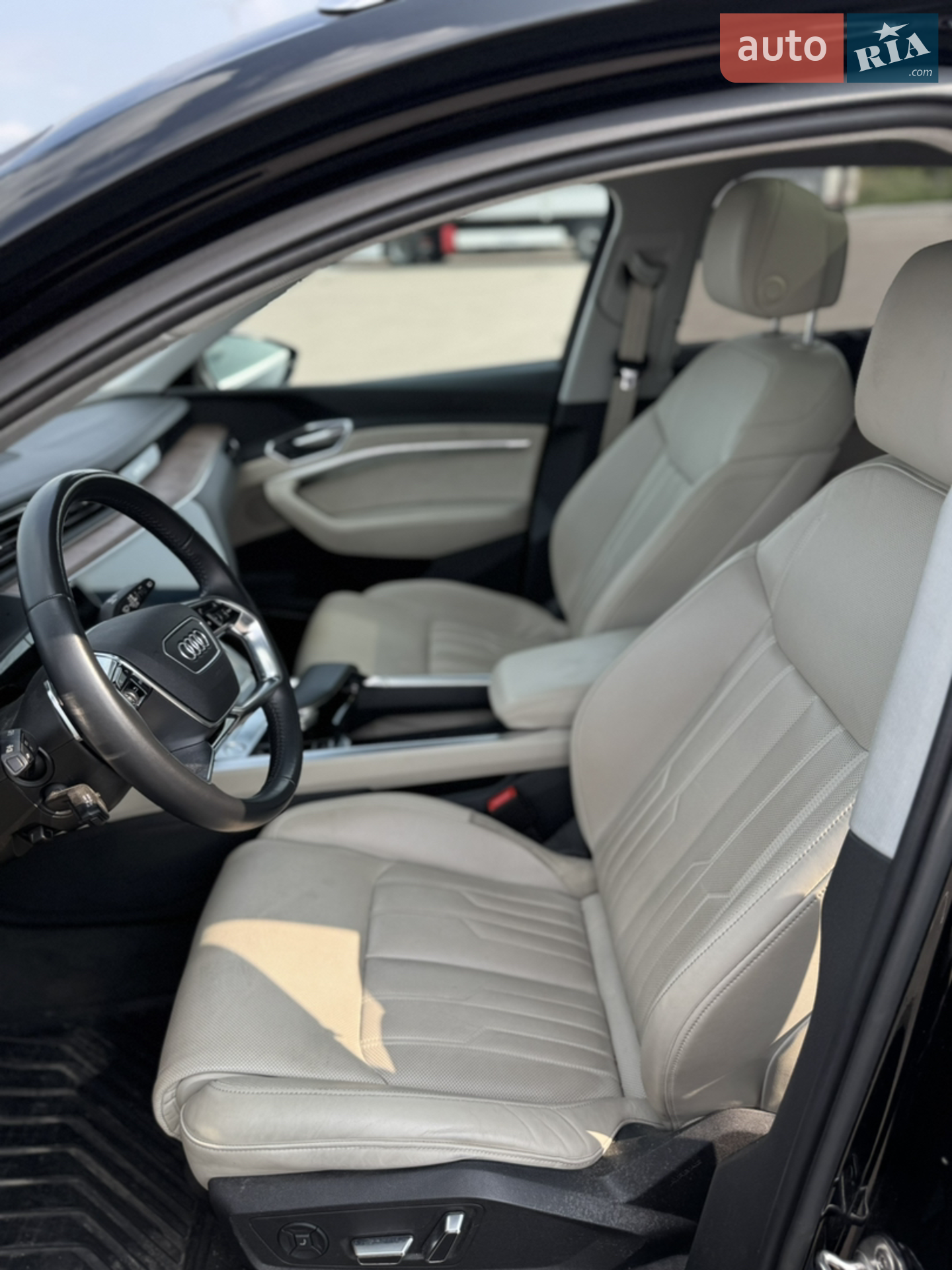 2019 Audi e-tron - мініатюра 13