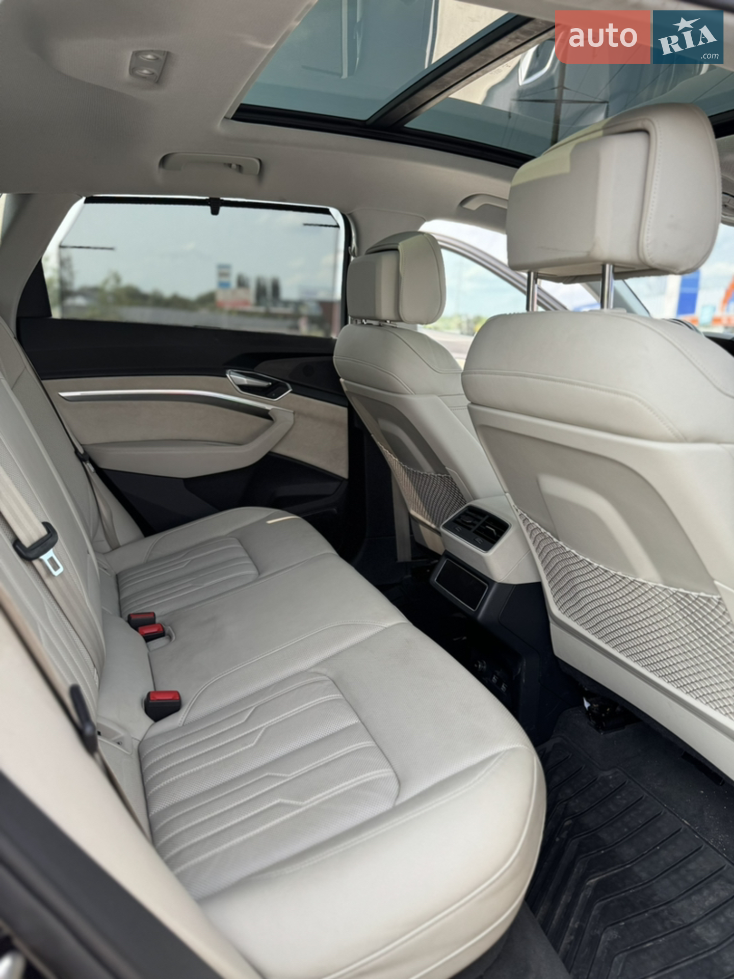 2019 Audi e-tron - мініатюра 14