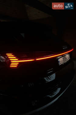 Внедорожник / Кроссовер Audi e-tron 2019 в 
