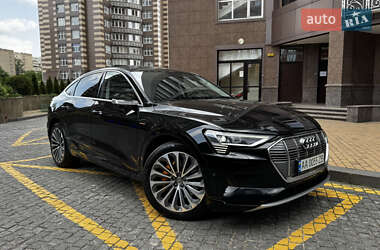 Внедорожник / Кроссовер Audi e-tron 2020 в 