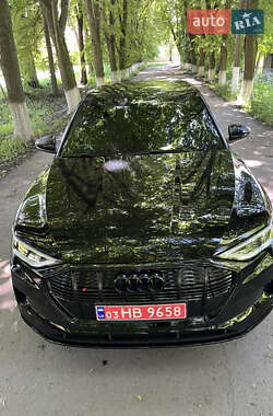 Позашляховик / Кросовер Audi e-tron 2020 в 