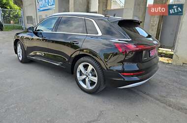 Внедорожник / Кроссовер Audi e-tron 2020 в 