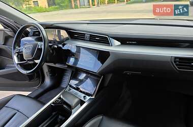 Внедорожник / Кроссовер Audi e-tron 2020 в 