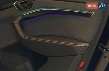 Внедорожник / Кроссовер Audi e-tron 2022 в 