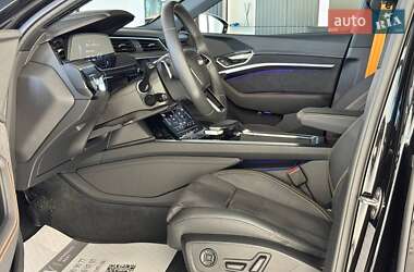 Внедорожник / Кроссовер Audi e-tron 2022 в 