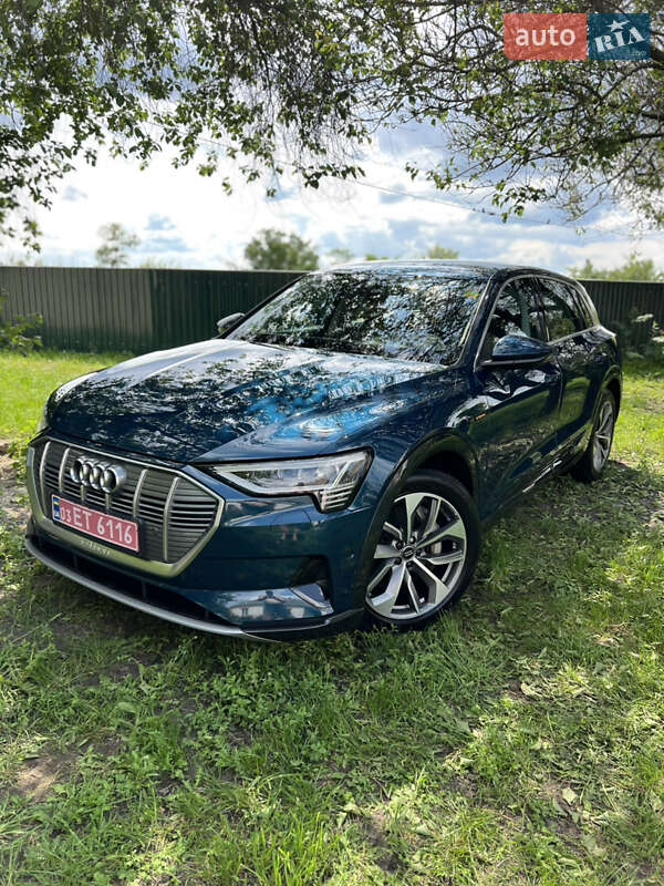 Audi e-tron 2019