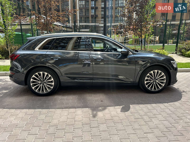 Внедорожник / Кроссовер Audi e-tron 2021 в Киеве