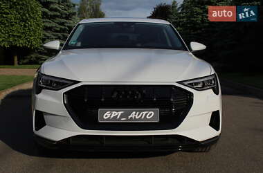 Внедорожник / Кроссовер Audi e-tron 2022 в 