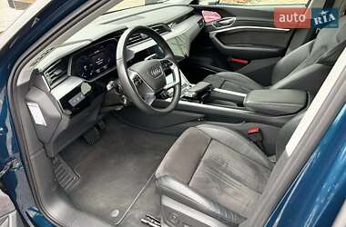 Внедорожник / Кроссовер Audi e-tron 2019 в 
