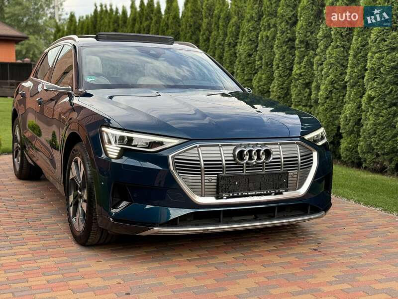 Внедорожник / Кроссовер Audi e-tron 2022 в Киеве