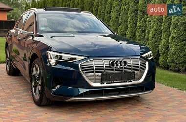 Внедорожник / Кроссовер Audi e-tron 2022 в 