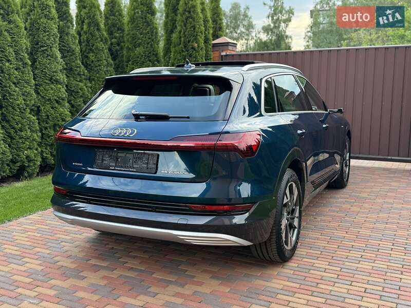 Внедорожник / Кроссовер Audi e-tron 2022 в Киеве