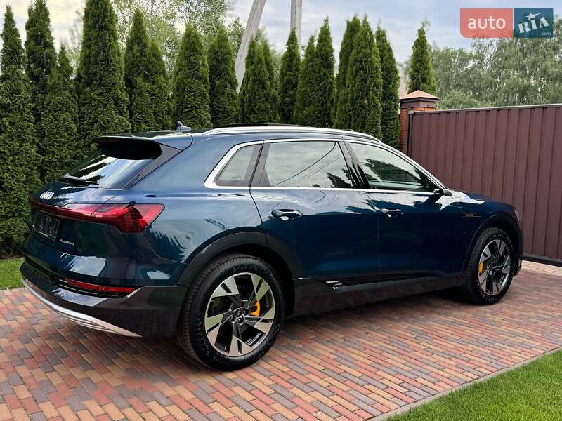 Внедорожник / Кроссовер Audi e-tron 2022 в Киеве